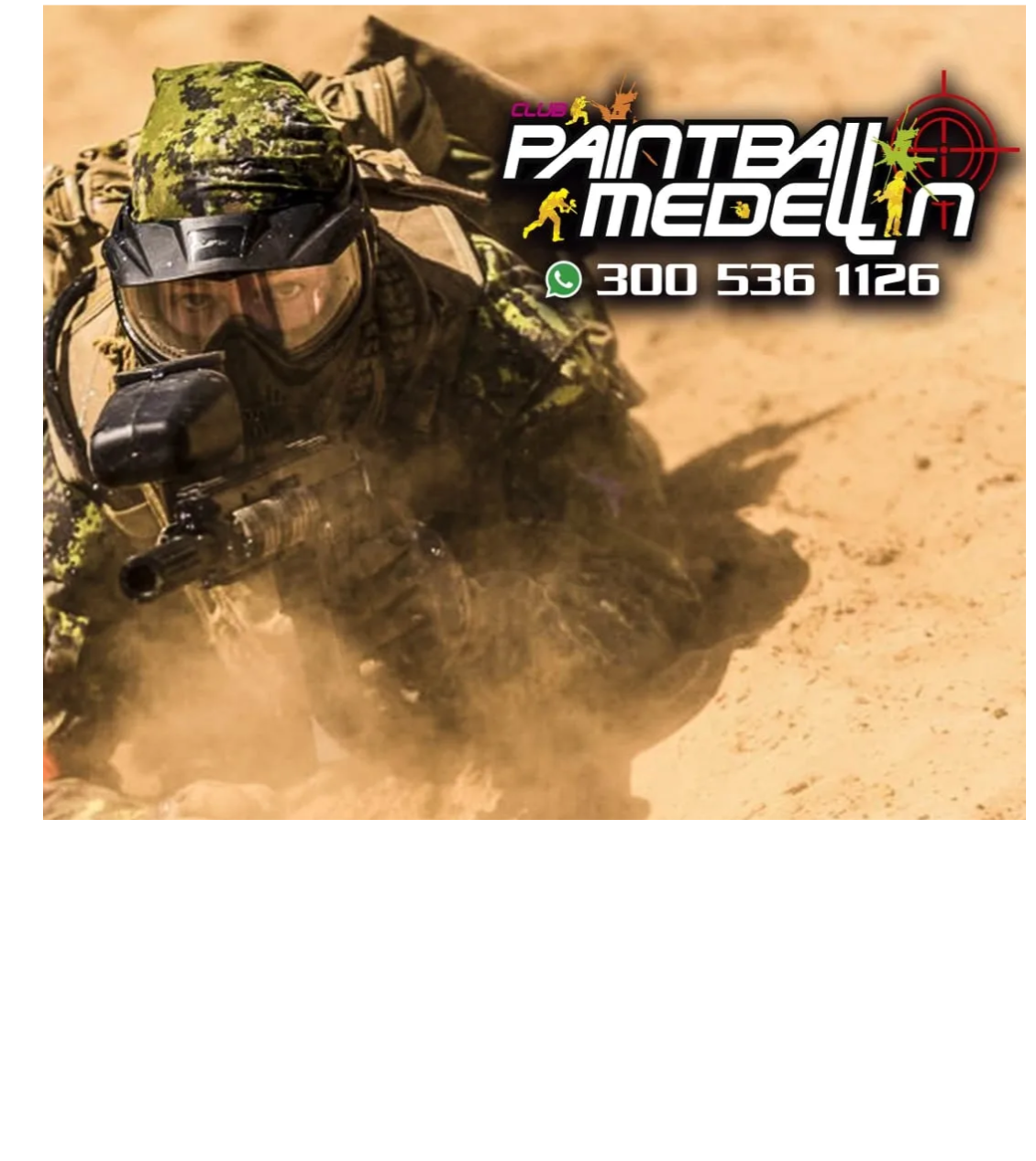 Equipo de paintball trabajando juntos